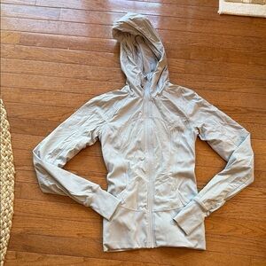 Lululemon 🕊️ 🩶 Hooded lined Jacket size 4 excellent condition